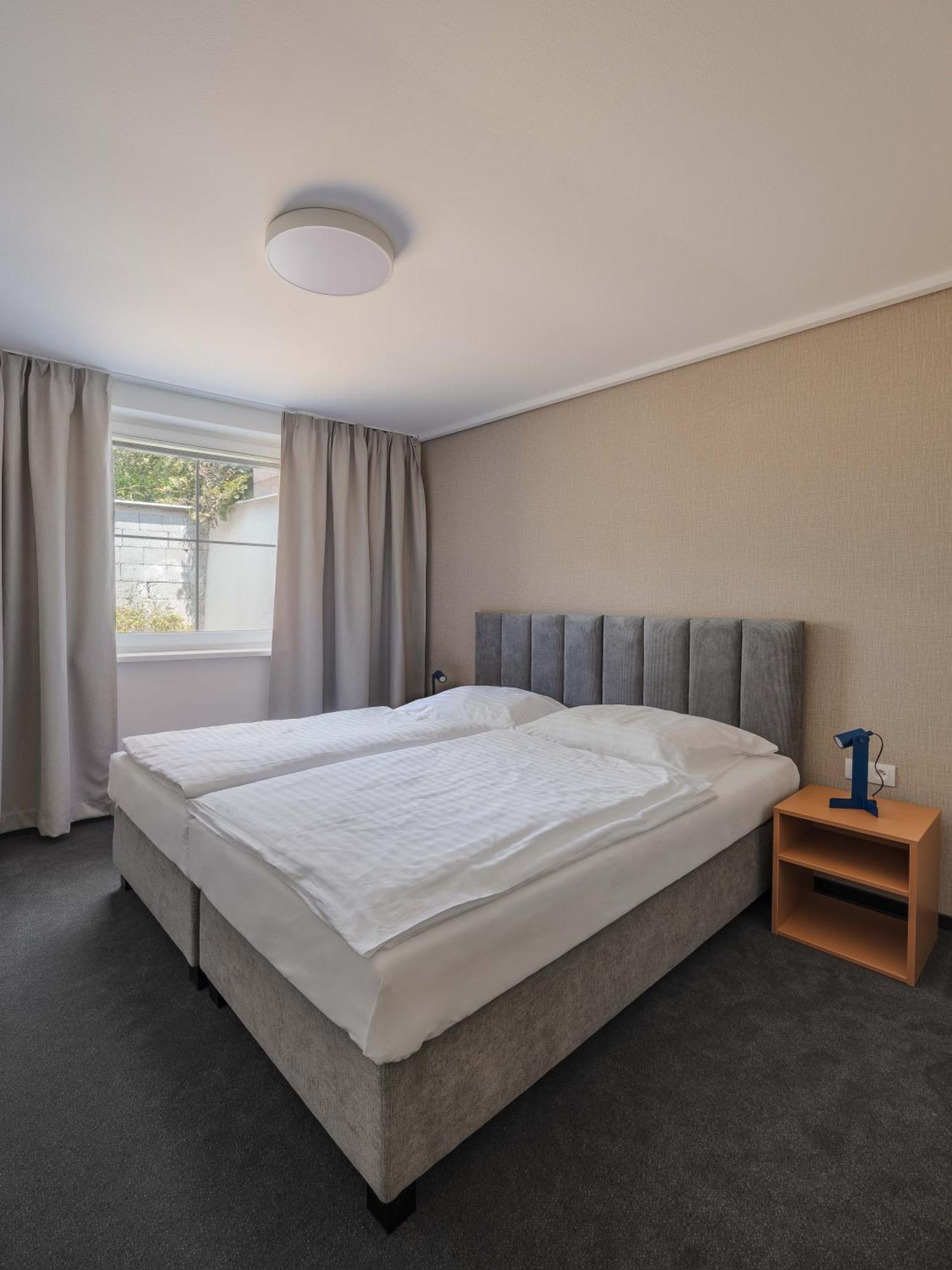 Hotel Taxis Bratislava - New Rooms Zewnętrze zdjęcie